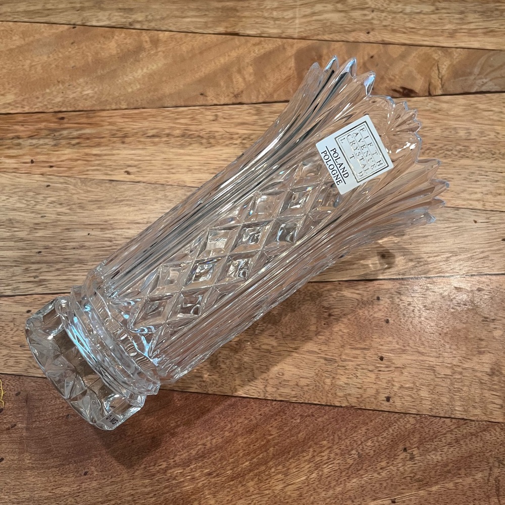 NEW FIFTH AVENUE HAND CUT CRYSTAL FLOWER VASE MADE IN POLAND